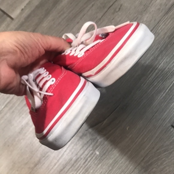 Vans Red Canvas Classic Lace-Up Sneakers size 8 - Picture 3 of 9
